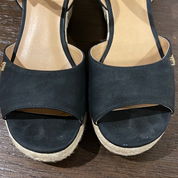 Tommy Hilfiger Black Eapadrilles, 9.5M - Picture 7 of 9
